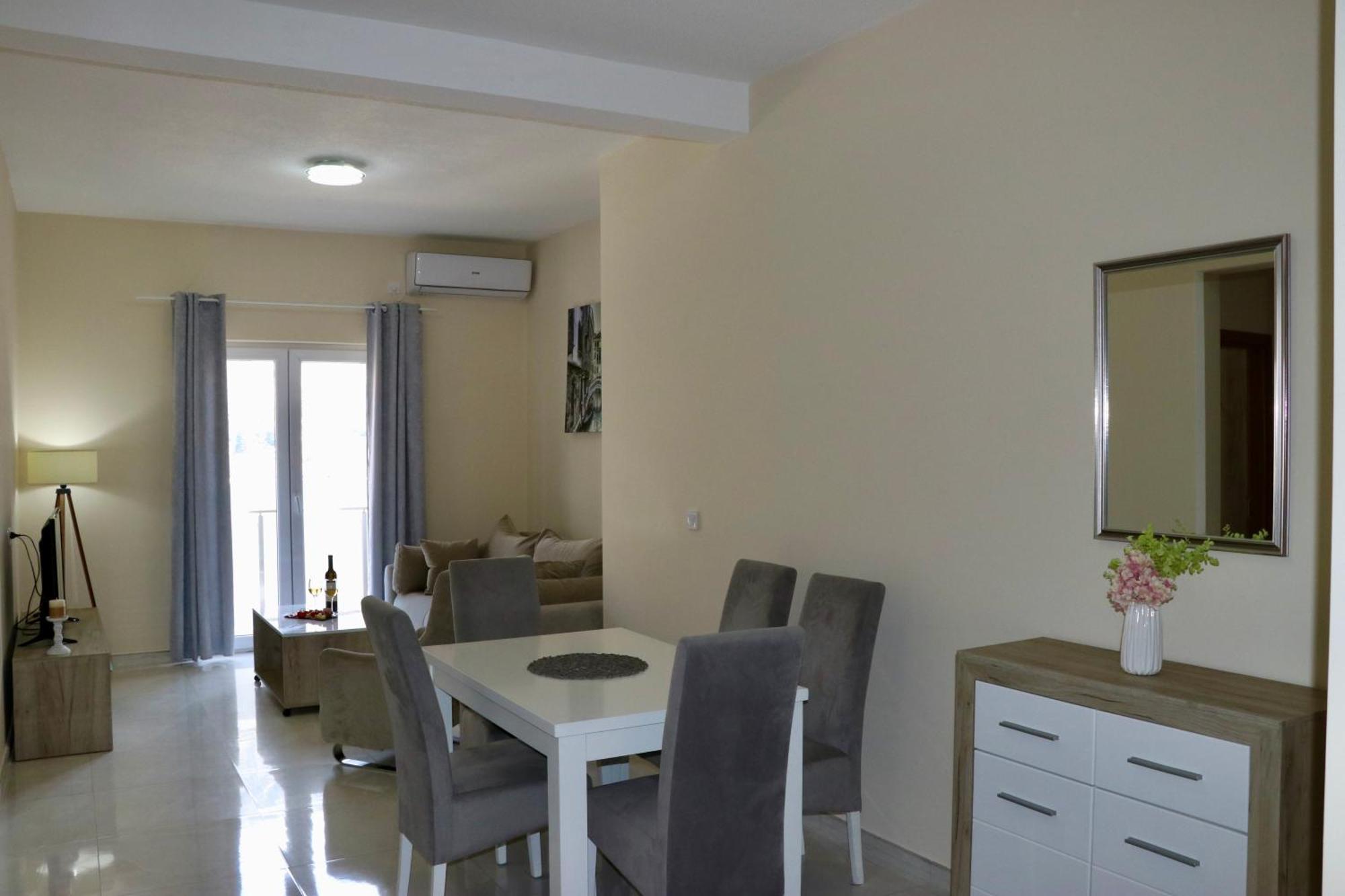 Apartments Seaview Estate Radovic Котор Стая снимка